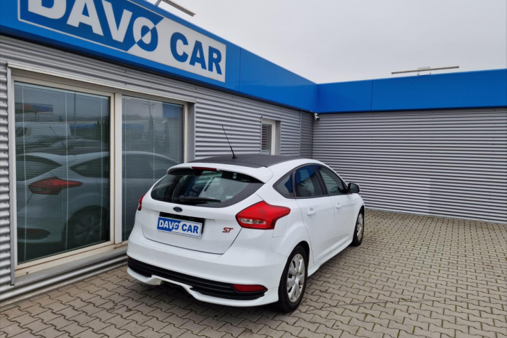 Ford Focus 2,0 ST 184kw serv. kniha SONY Recaro