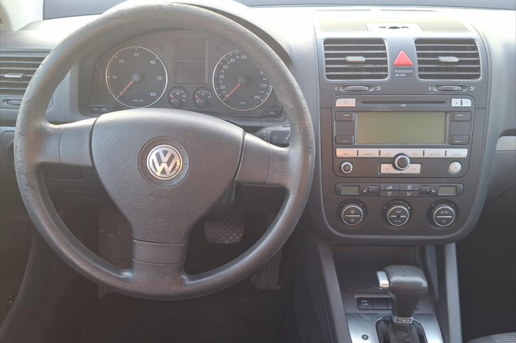 Volkswagen Golf 1,9 TDI DSG Auto.klima