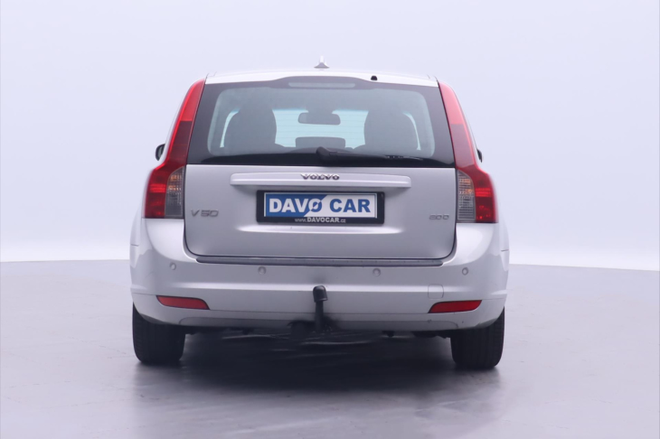 Volvo V50 2,0 D 100kW Momentum Navi Tažné