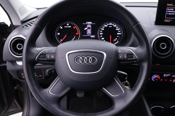 Audi A3 2,0 TDI Attraction Xenon 1.Maj