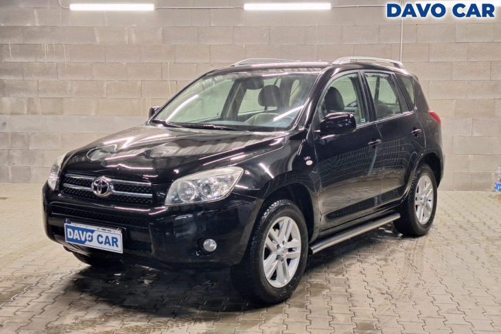 Toyota RAV4 2,2 Lux+ CZ Kůže 4x4 Tažné.zař