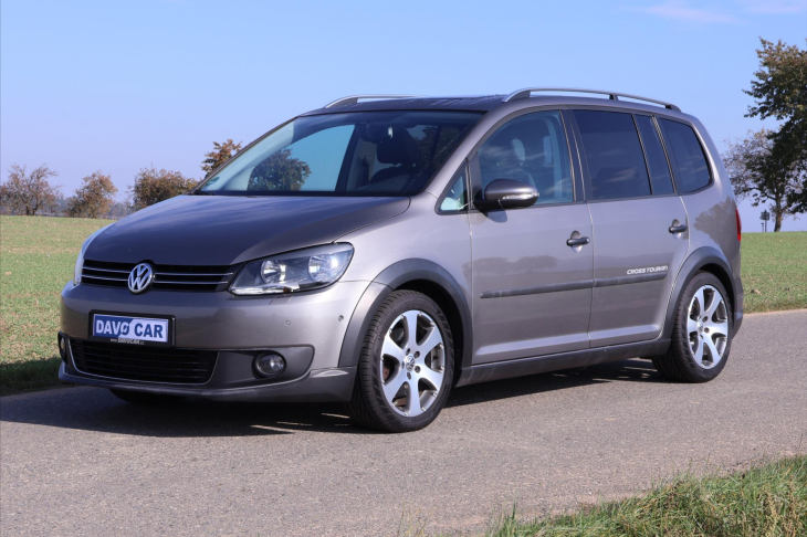 Volkswagen Touran 2,0 TDI 103kW CROSS  Panorama