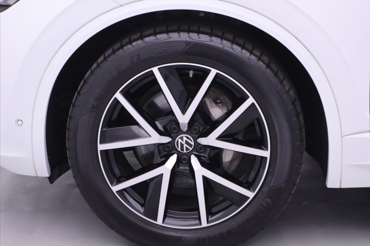 Volkswagen Touareg 3,0 V6 TDI R-Line Black DPH