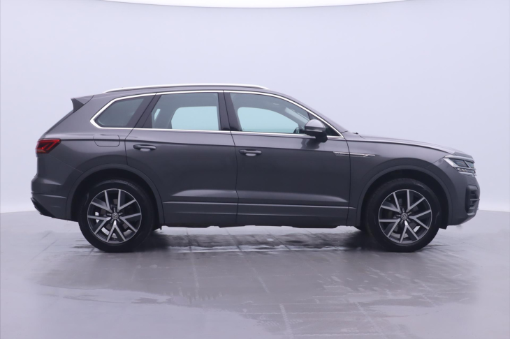 Volkswagen Touareg 3,0 TDI DSG CZ R-Line Kůže DPH