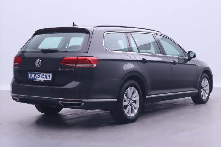 Volkswagen Passat 2,0 TDI 140kW DSG 4Motion Navi