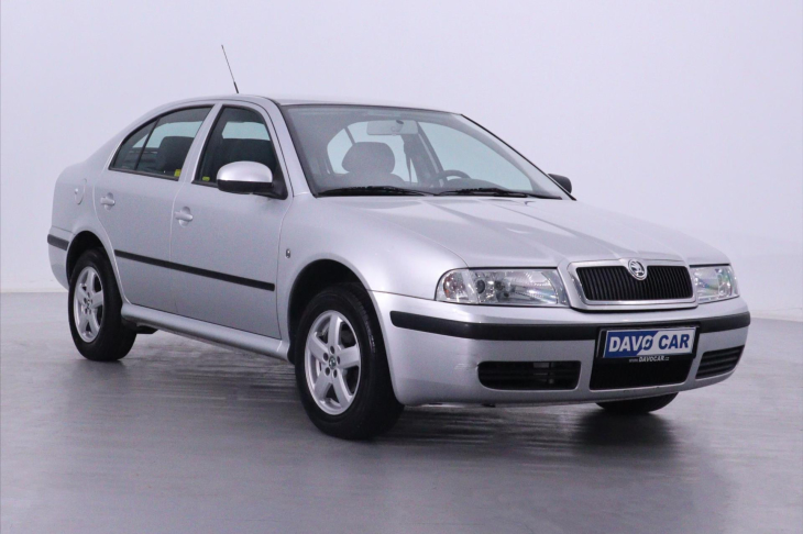 Škoda Octavia 1,6 MPI Tour Klima CZ Serv Kniha