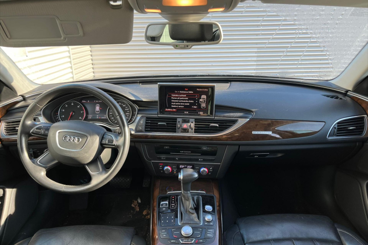 Audi A6 3,0 TFSI 220kw quattro S-tronic lane assist LED