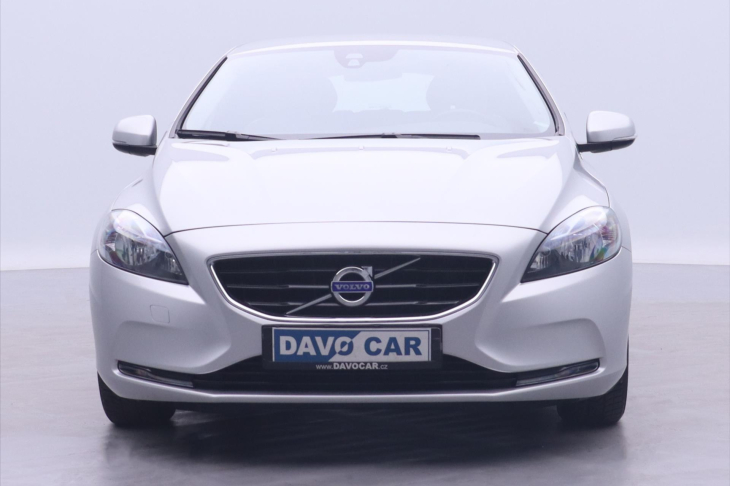 Volvo V40 2,0 D4 130kW CZ Momentum 80tis.Km