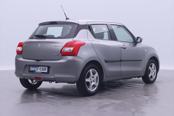 Suzuki Swift 1,2 Hybrid Klimatizace