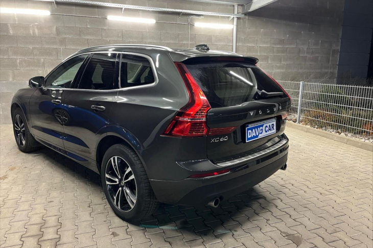 Volvo XC60 2,0 B5 AWD benzin Momentum Auto