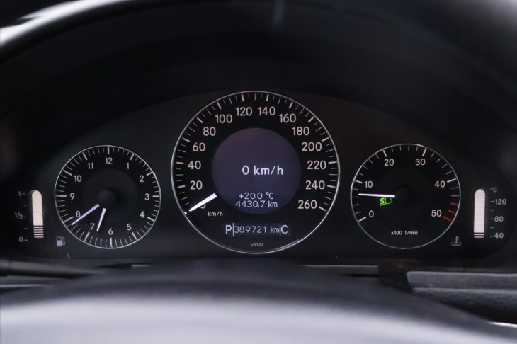 Mercedes-Benz Třídy E 3,0 E 320 CDI Elegance Xenon