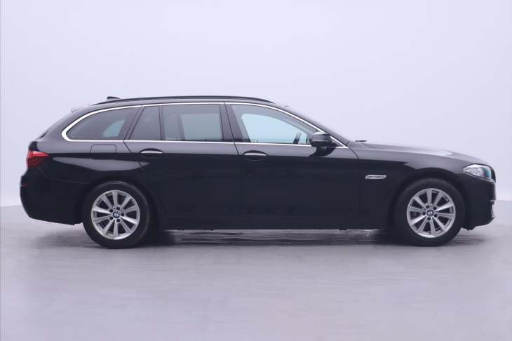 BMW Řada 5 3,0 530d xDrive Touring Luxury