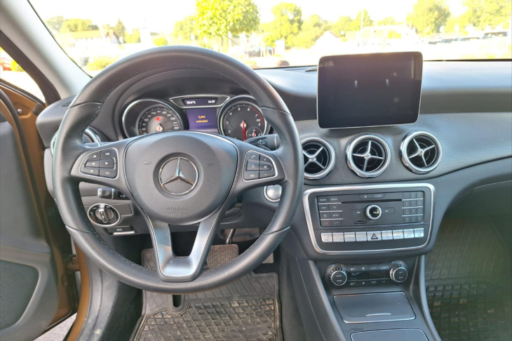 Mercedes-Benz GLA 2,0 GLA 220 4Matic DCT