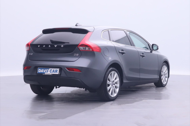 Volvo V40 1,6 D2 Momentum Xenon