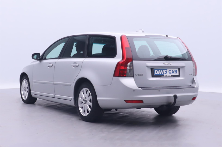 Volvo V50 2,0 D 100kW Momentum Navi Tažné