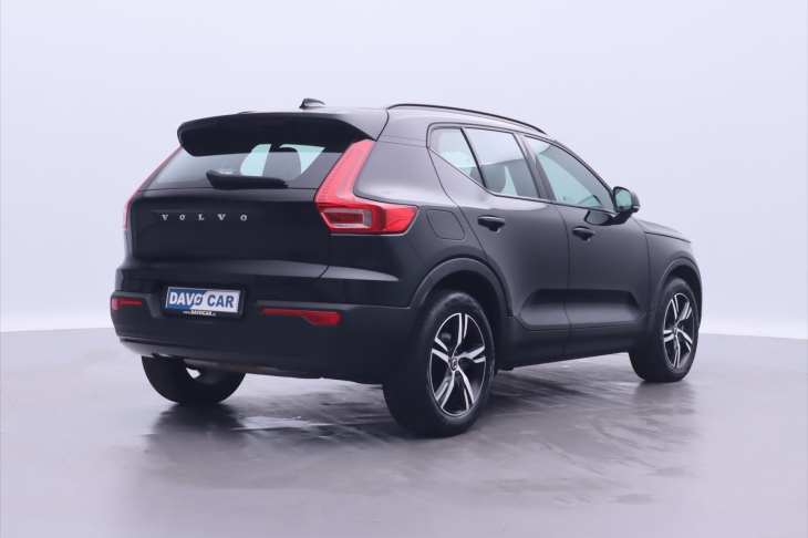 Volvo XC40 2,0 B4 AWD R-Design CZ DPH