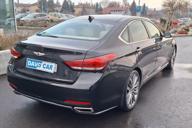 Hyundai Genesis 3,8 i V6 232 kW 4X4 CZ