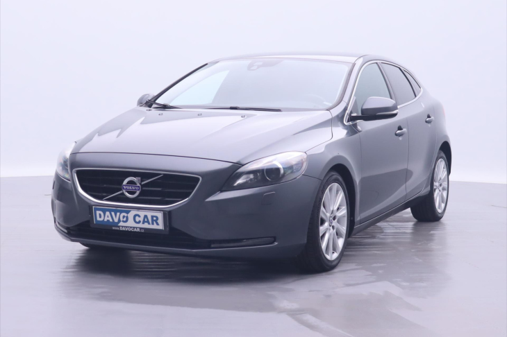 Volvo V40 1,6 D2 Momentum Xenon