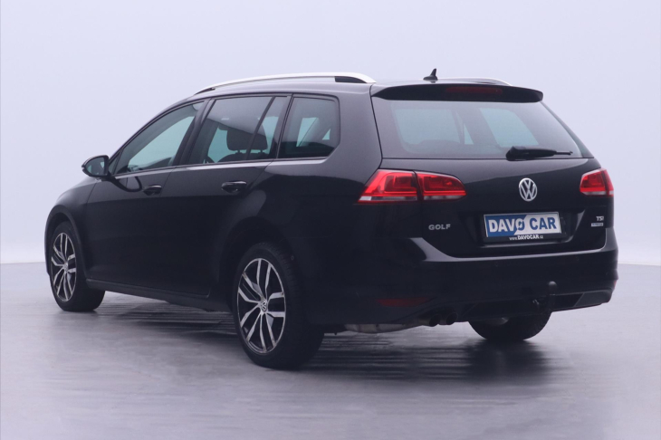 Volkswagen Golf 1,4 TSI Highline Xenon navi masáže serviska