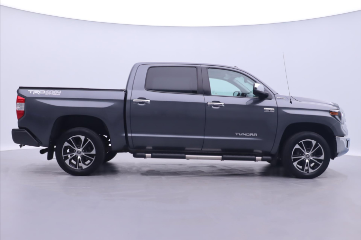 Toyota Tundra 5,7 i V8 Force AWD LED Navi