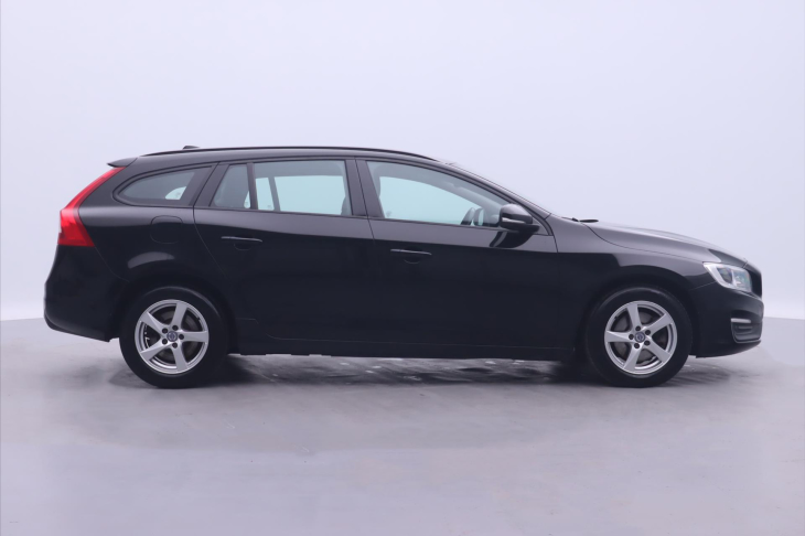 Volvo V60 2,0 D3 Drive-E KINETIC