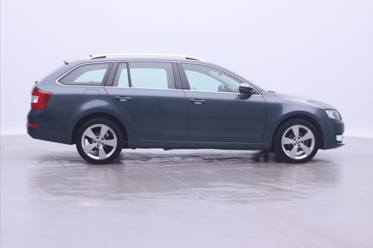 Škoda Octavia 1,6 TDI 81kw Executive DSG navigace