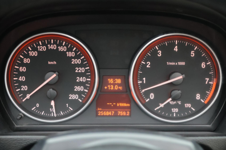 BMW Řada 3 3,0 325i Xenon Navi Kůže