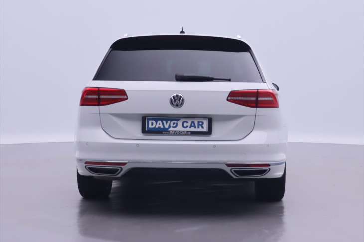 Volkswagen Passat 2,0 TDI 140kW DSG R-Line CZ