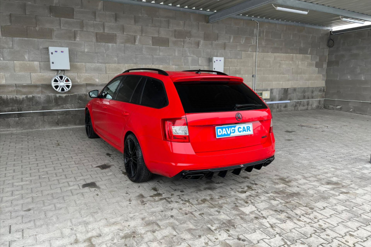 Škoda Octavia 2,0 TSI 169kw RS230 DSG CANTON ČR 1.maj