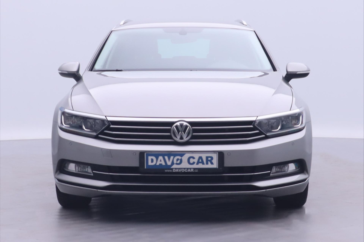 Volkswagen Passat 2,0 TDI Highline Navi LED 1Maj