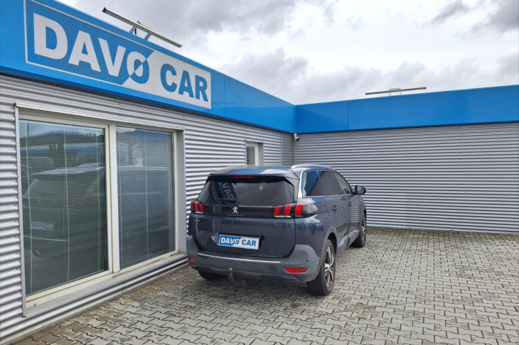 Peugeot 5008 1,2 PureTech Allure PANO 7-míst