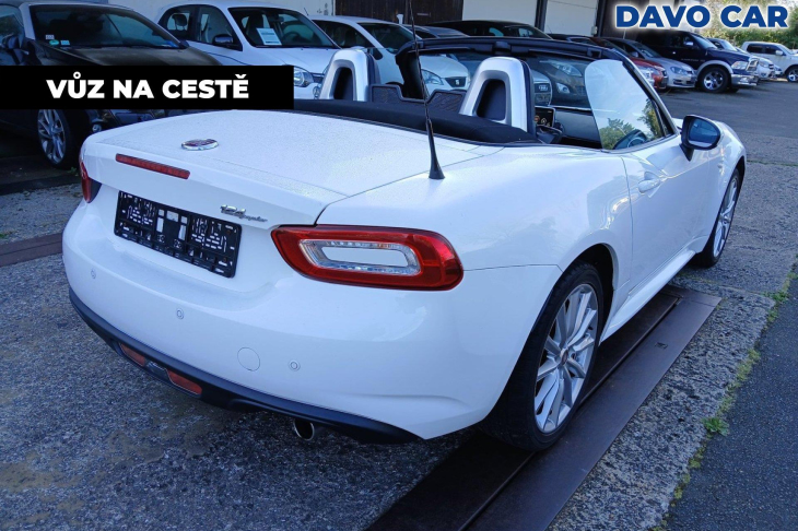 Fiat 124 Spider 1,4 MultiAir Turbo Lusso Serv.Kniha