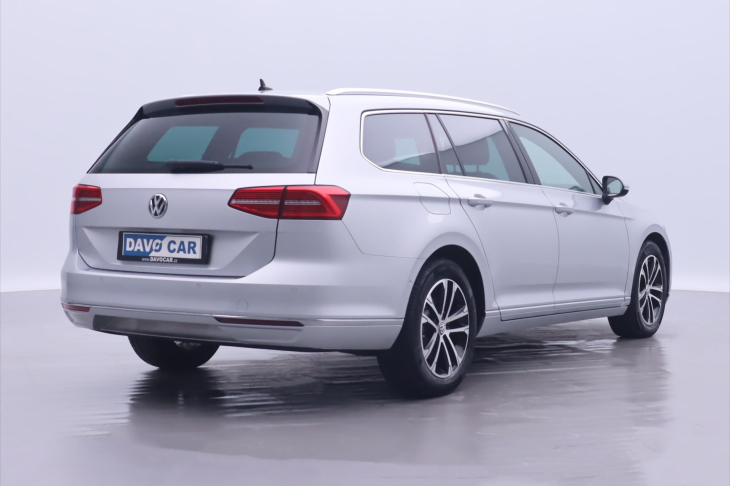 Volkswagen Passat 2,0 TDI DSG Highline LED Kůže