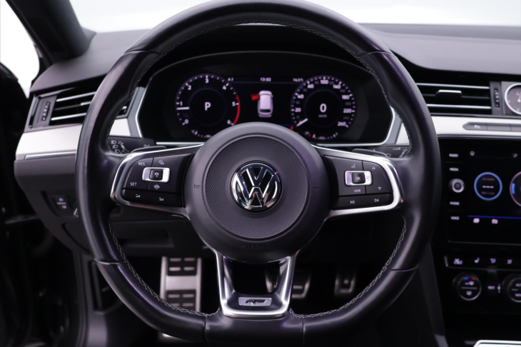 Volkswagen Passat 2,0 TDI DSG R-line 4Motion