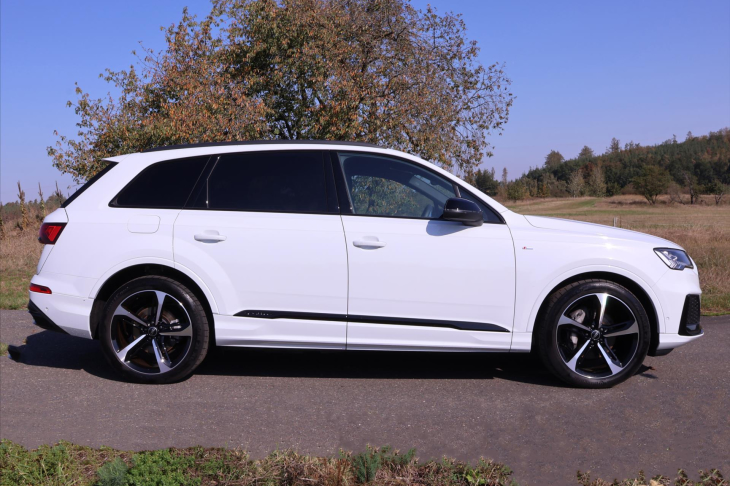 Audi Q7 3,0 V6 TDI S-Line Black CZ DPH