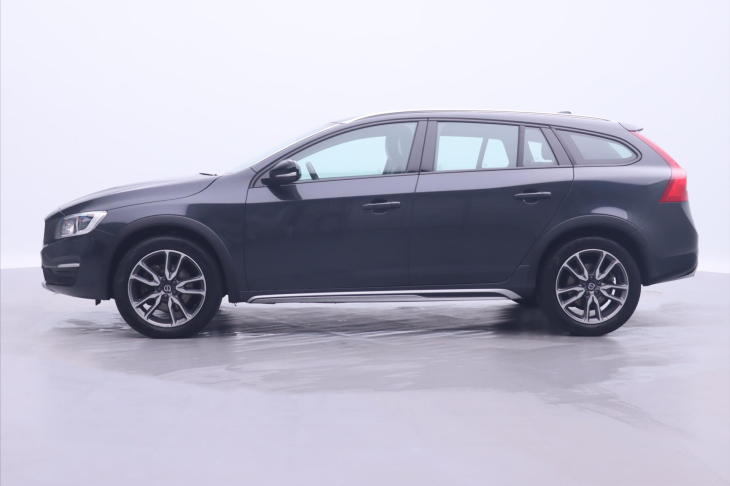 Volvo V60 2,4 D4 140kw AWD CROSS COUNTRY