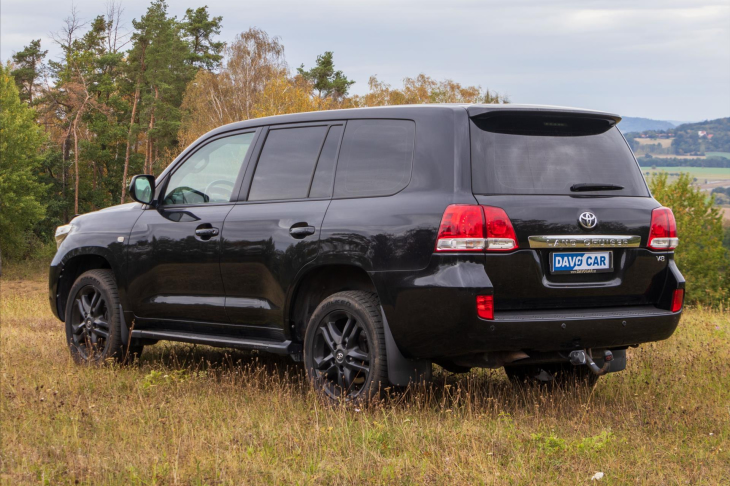 Toyota Land Cruiser 4,5 D4-D 210kW Lux 7-Míst