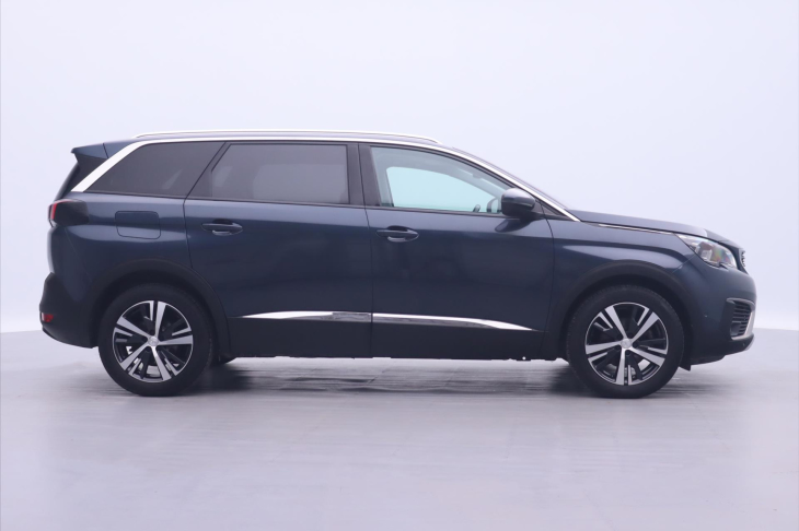 Peugeot 5008 1,2 PureTech 96kW Allure 7-Míst