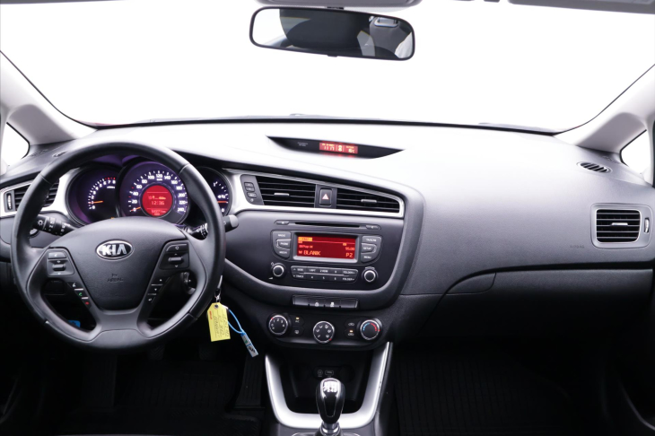 Kia Ceed 1,4 Comfort Plus CZ Serv.kniha