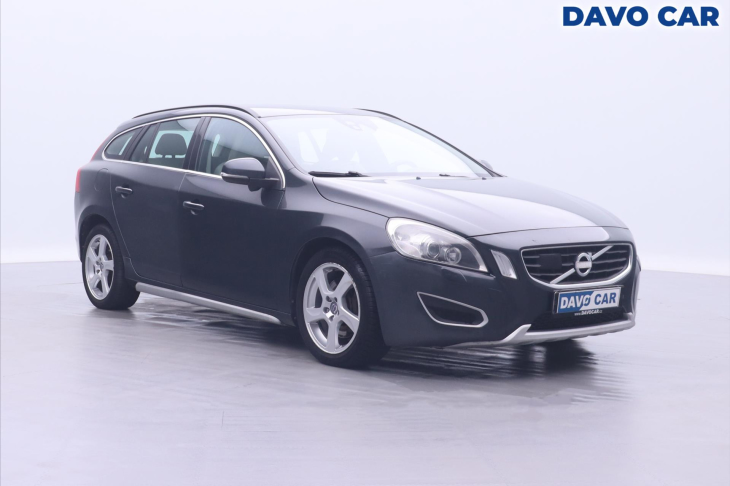 Volvo V60 2,4 D5 AWD Aut. Summum CZ