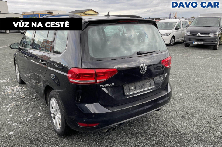 Volkswagen Touran 2,0 TDI DSG DPH ACC masáž navi