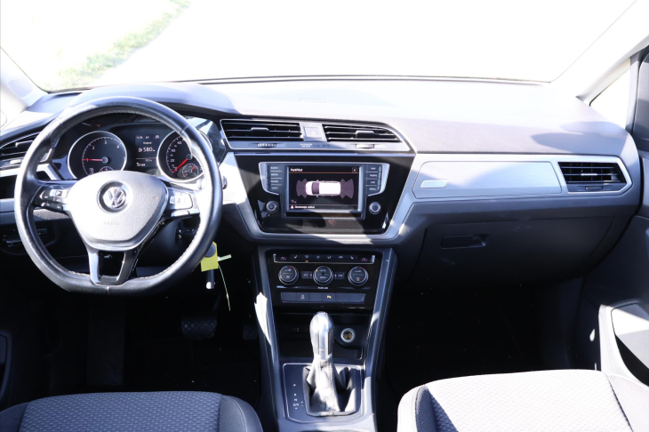 Volkswagen Touran 2,0 TDI 110kw DSG Navi ACC