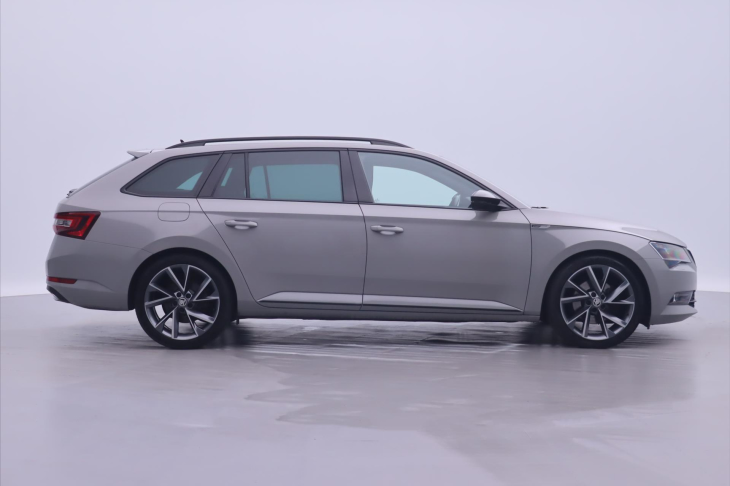 Škoda Superb 2,0 TDI 140kw DSG Sportline DPH serv. Kn.