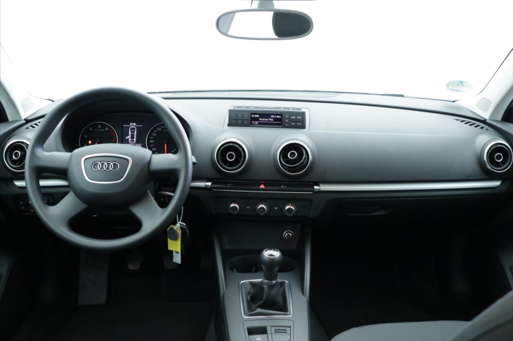 Audi A3 1,4 TFSI 92kW Klima Panorama