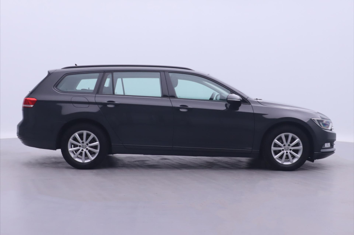 Volkswagen Passat 2,0 TDI 110kW Navi Serv.Kniha