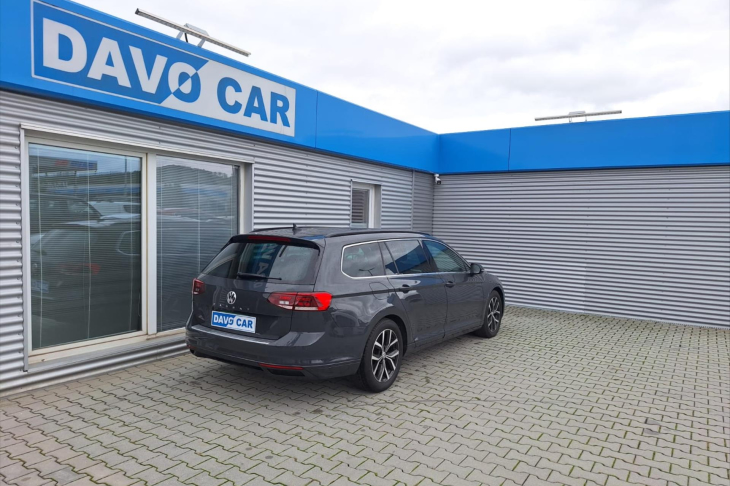 Volkswagen Passat 2,0 TDI 140kW DSG Panorama DPH