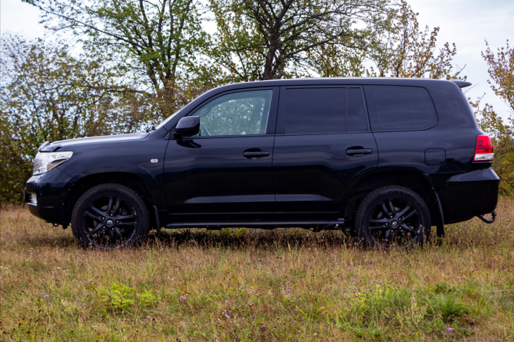 Toyota Land Cruiser 4,5 D4-D 210kW Lux 7-Míst