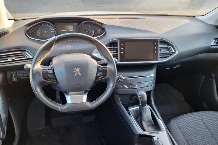 Peugeot 308 1,6 HDI CZ 1.Maj. LED