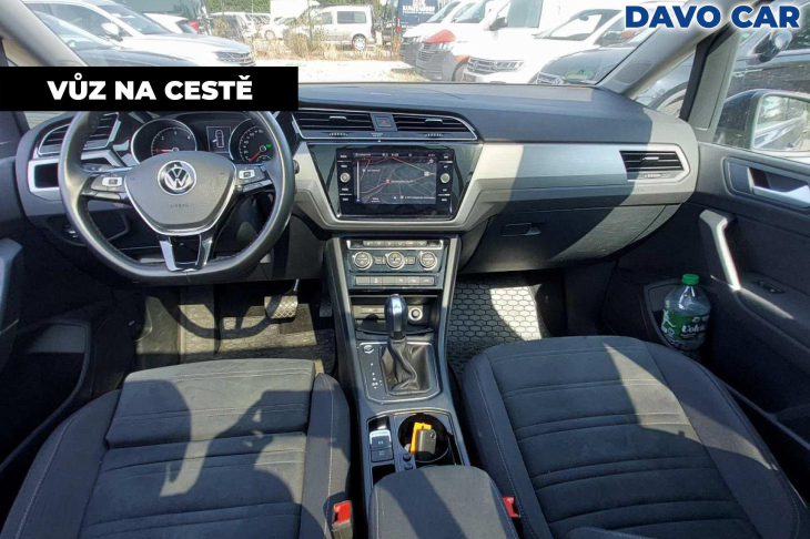 Volkswagen Touran 2,0 TDI 110kW DSG Navi Pano DPH