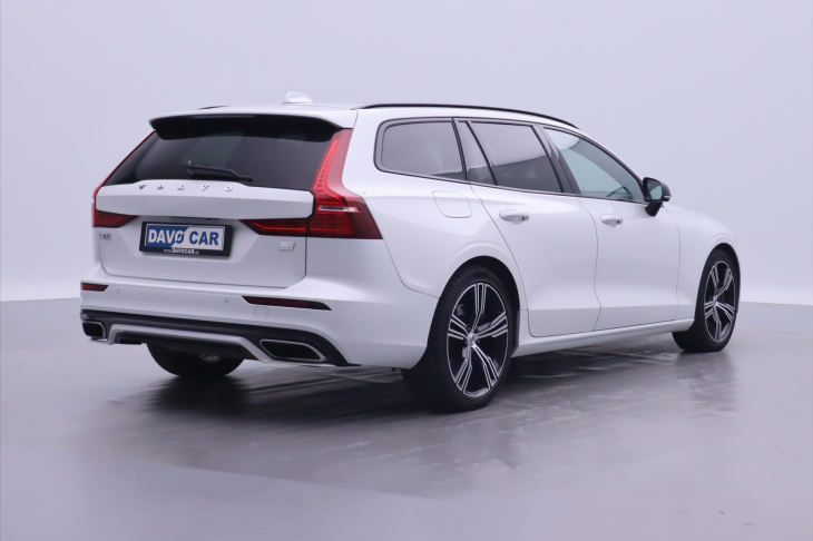 Volvo V60 2,0 T8 AWD Recharge R-Design Auto